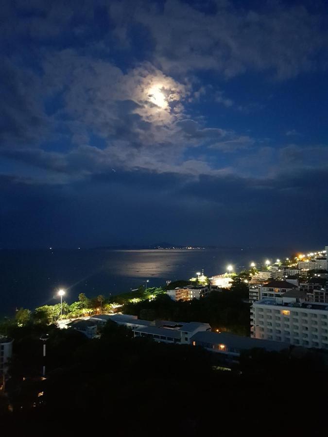 Sea View Beachfront Condos Pattaya Джомтьен Экстерьер фото